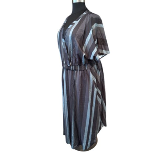 SOLD - BloomChic Striped Dolman Sleeve Pocket Shirred Flutter Wrap Dress  NWT - Picture 3 of 9